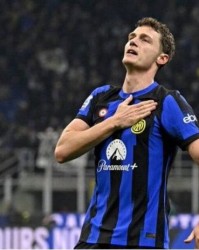 阿斯：帕瓦尔经纪人与拉波尔塔会面，但巴萨当务之急仍是注册球员